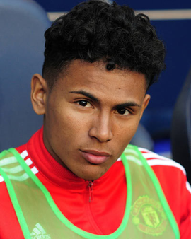 他不抢镜的 他不抢镜的